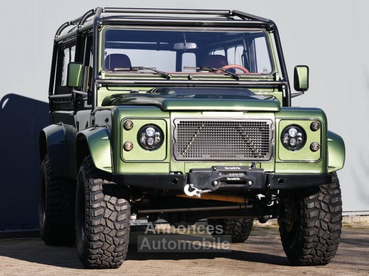 Land Rover Defender 110 V8 Miyo Nomad 3.5L V8 producing 200 bhp with injection - 17