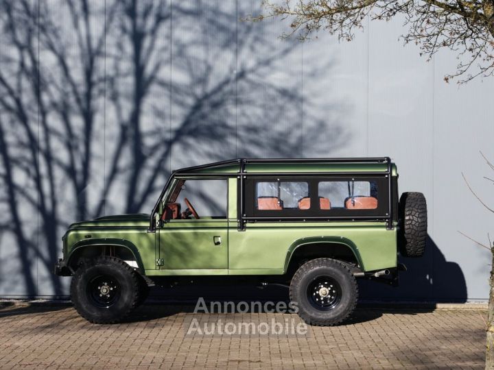 Land Rover Defender 110 V8 Miyo Nomad 3.5L V8 producing 200 bhp with injection - 23