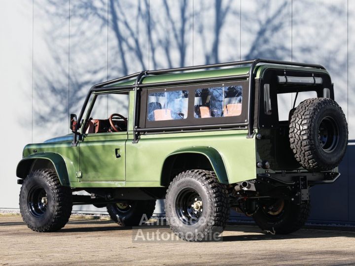 Land Rover Defender 110 V8 Miyo Nomad 3.5L V8 producing 200 bhp with injection - 25