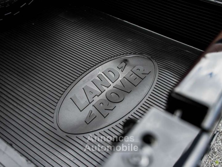 Land Rover Defender - 41