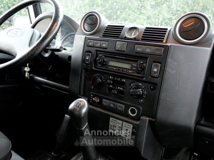 Land Rover Defender 90 2.4 TD4 S 2 places ctte - Kit réhuasse - Treuil - Pack LED - Attelage - Première main - 23