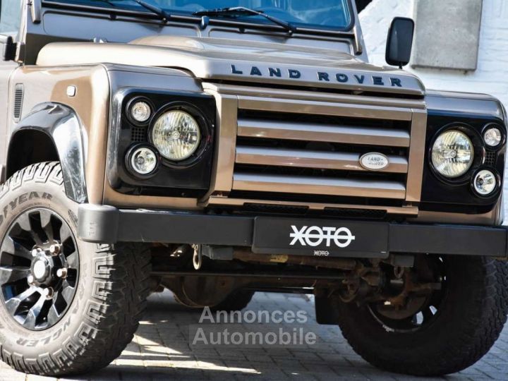 Land Rover Defender 90 EXCLUSIVE EDITION - 10