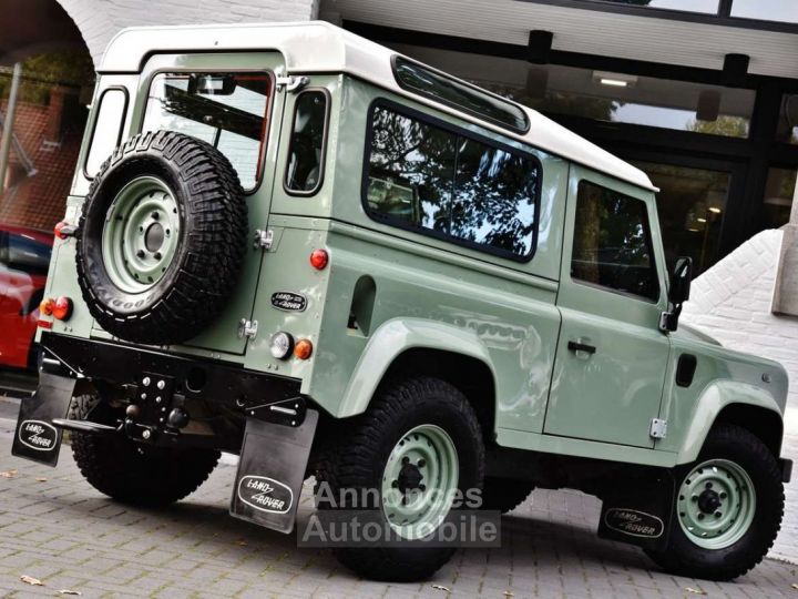 Land Rover Defender 90 HERITAGE LIMITED EDITION - 8