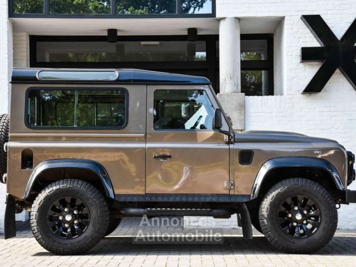 Land Rover Defender 90 LIMITED EXCLUSIVE EDITION - 3