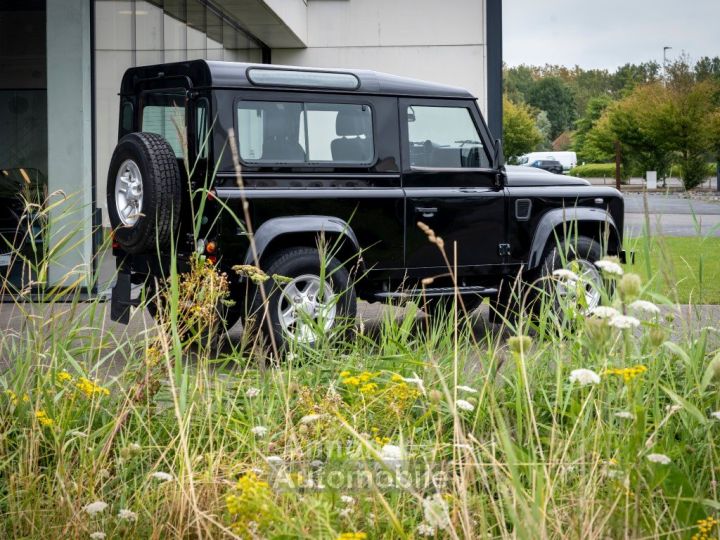 Land Rover Defender 90 TD4 SE - 4