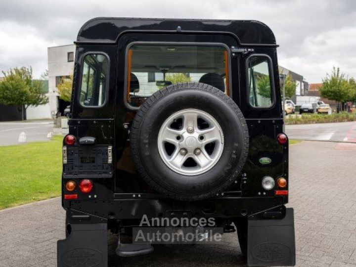 Land Rover Defender 90 TD4 SE - 15