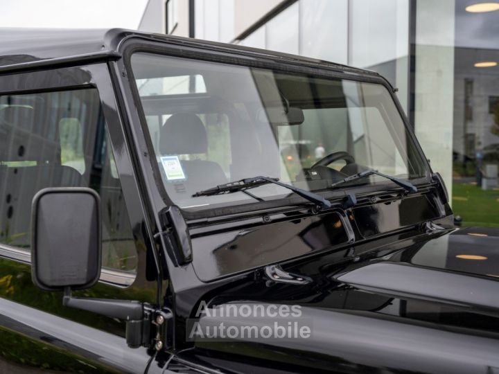 Land Rover Defender 90 TD4 SE - 24