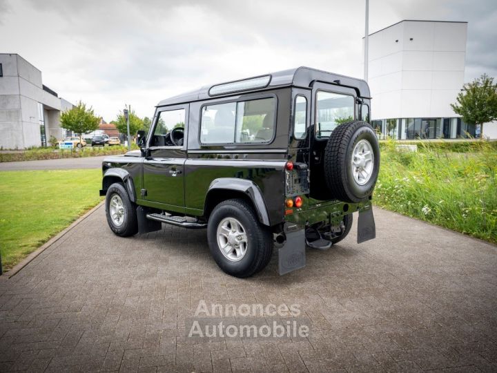 Land Rover Defender 90 TD4 SE - 28