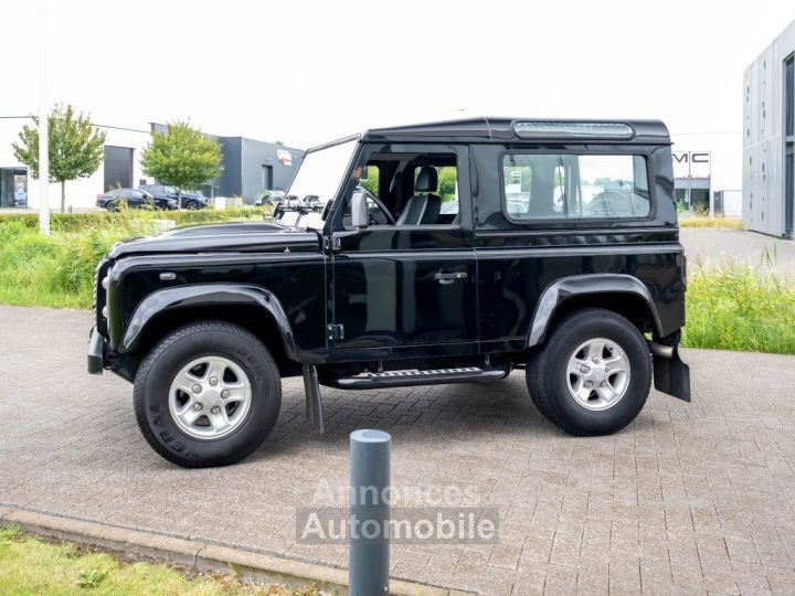 Land Rover Defender 90 TD4 SE - 29