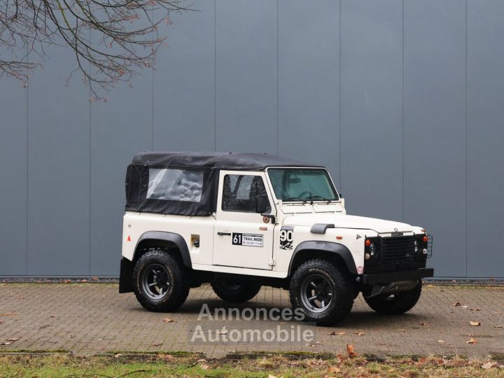 Land Rover Defender 90 V8 3.5 V8 138 bhp with injection - 9