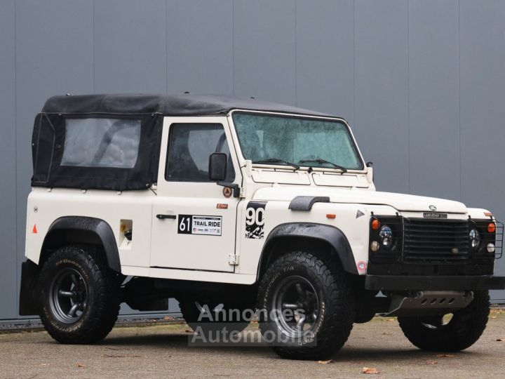 Land Rover Defender 90 V8 3.5 V8 138 bhp with injection - 15