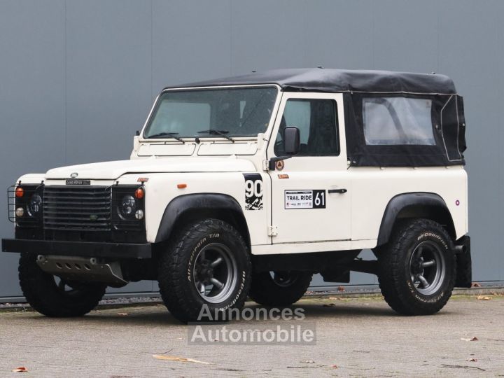 Land Rover Defender 90 V8 3.5 V8 138 bhp with injection - 20