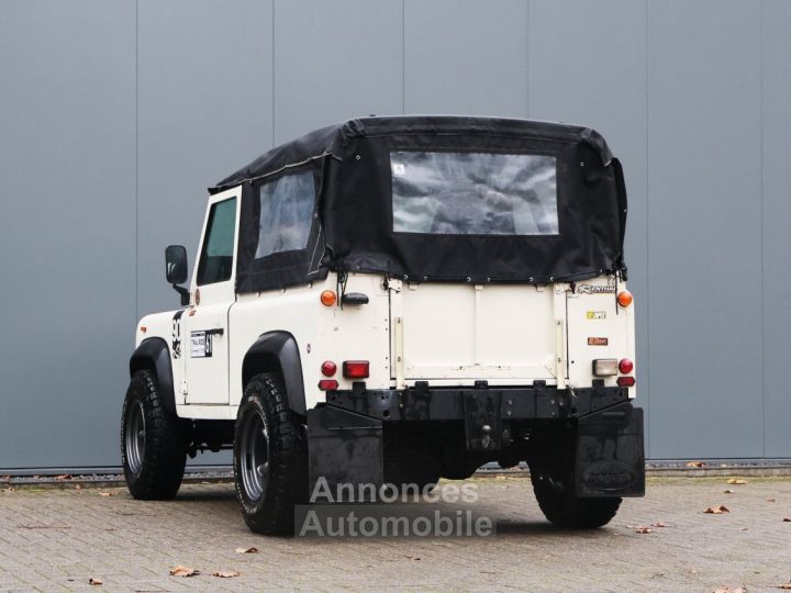 Land Rover Defender 90 V8 3.5 V8 138 bhp with injection - 28