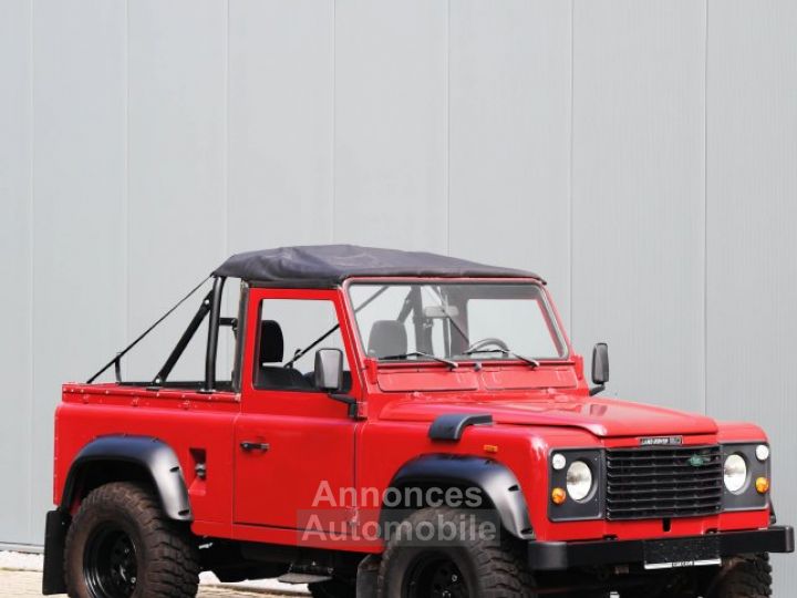 Land Rover Defender 90 V8 3.5 V8 138 bhp with original carbs - 10