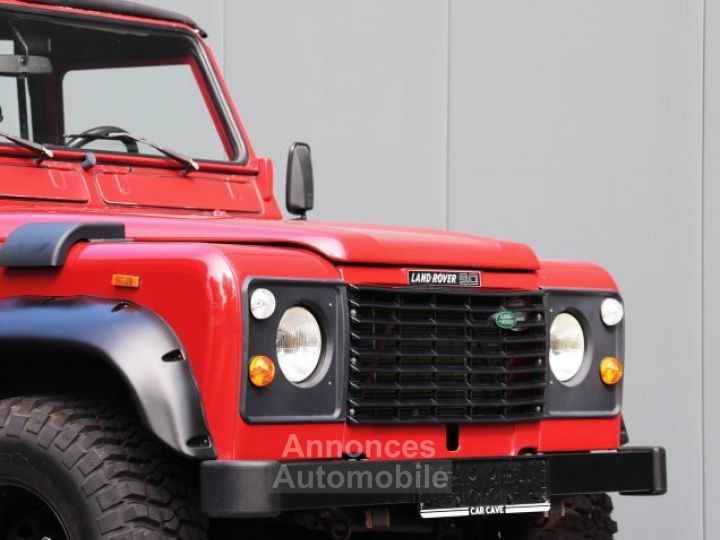 Land Rover Defender 90 V8 3.5 V8 138 bhp with original carbs - 12