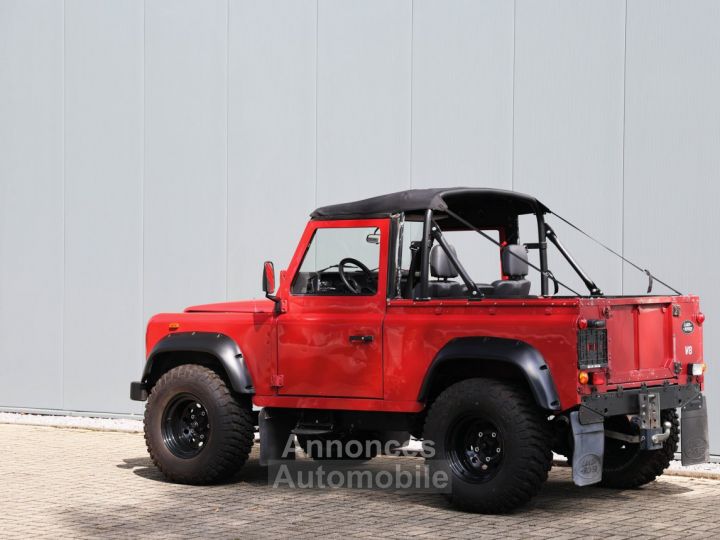 Land Rover Defender 90 V8 3.5 V8 138 bhp with original carbs - 28