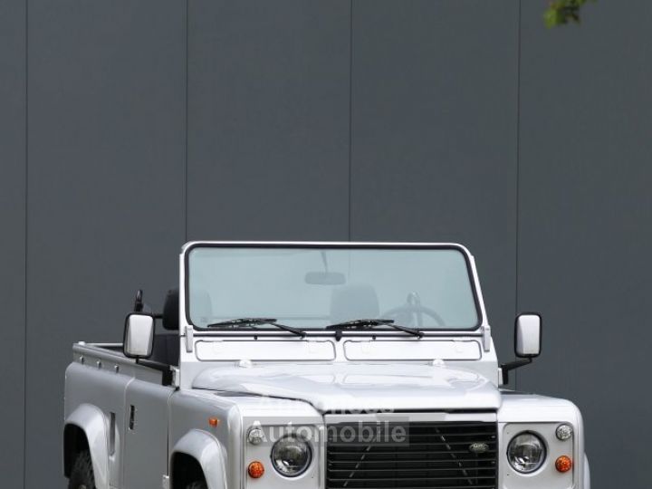 Land Rover Defender 90 V8 3.5L V8 producing 140 bhp - 15