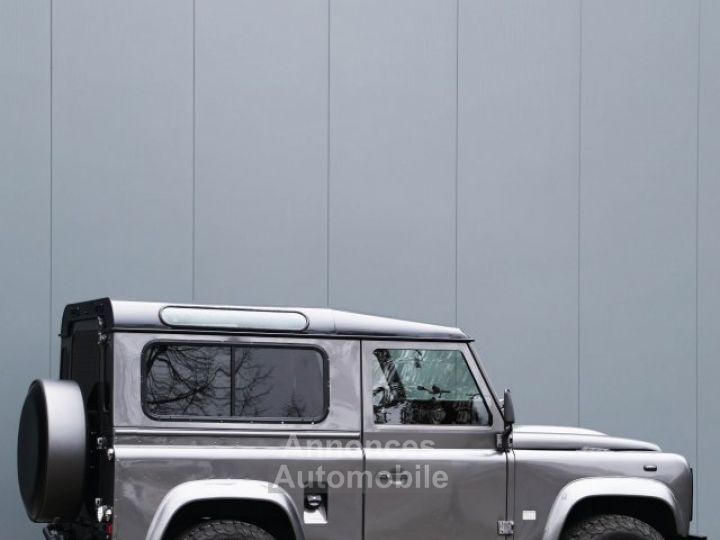 Land Rover Defender 90 V8 90 V8 3.5 V8 138 BHP - 5