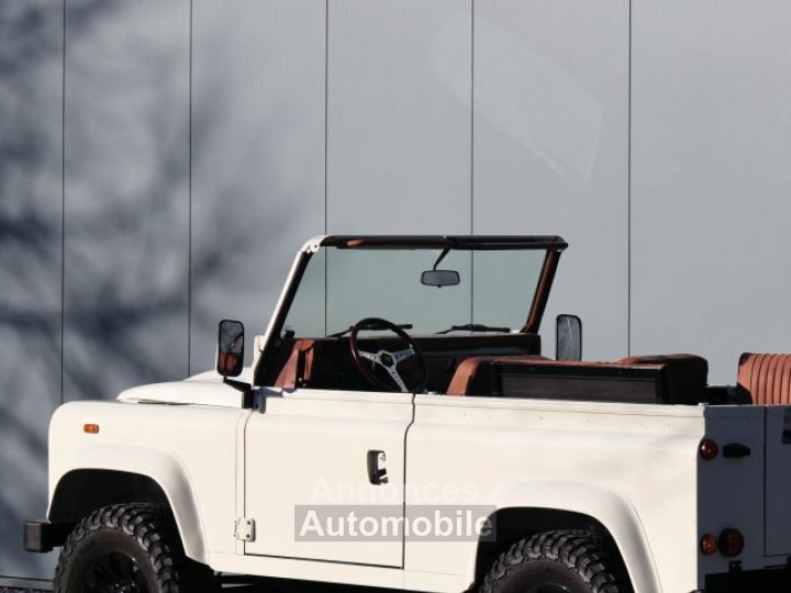 Land Rover Defender 90 V8 Miyo Safari 3.5L V8 producing 200 bhp with injection - 21