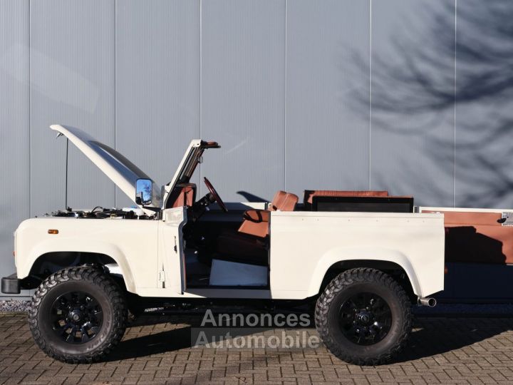 Land Rover Defender 90 V8 Miyo Safari 3.5L V8 producing 200 bhp with injection - 22