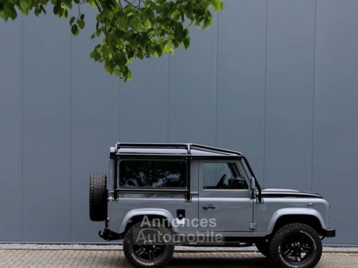 Land Rover Defender 90 V8 Urban 4.6L V8 producing 230 bhp - 2