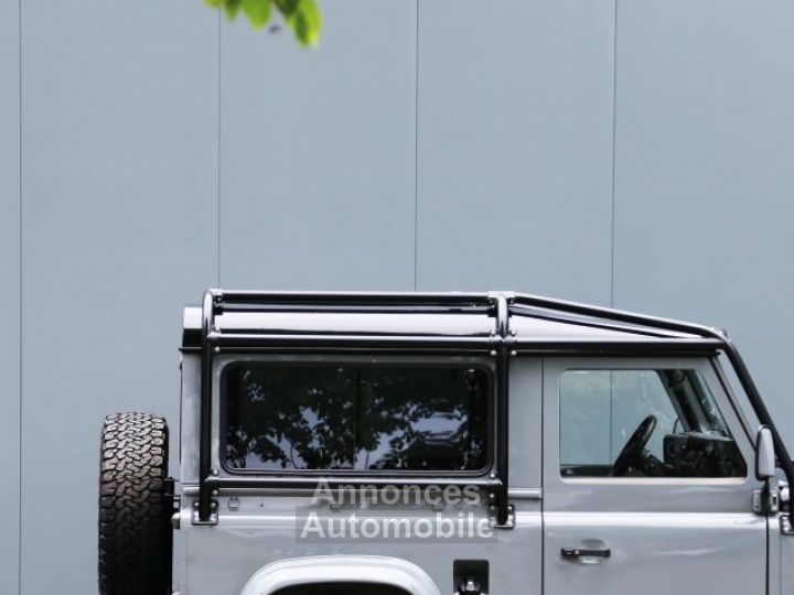 Land Rover Defender 90 V8 Urban 4.6L V8 producing 230 bhp - 7