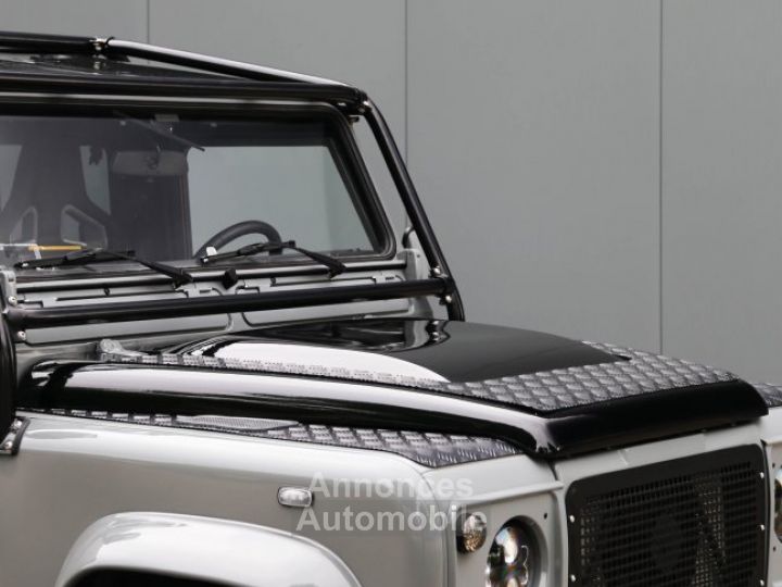 Land Rover Defender 90 V8 Urban 4.6L V8 producing 230 bhp - 18