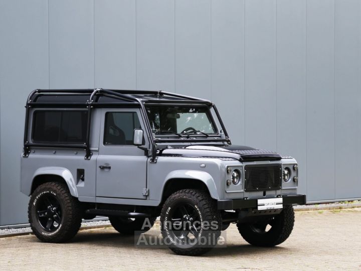 Land Rover Defender 90 V8 Urban 4.6L V8 producing 230 bhp - 19