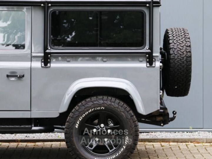 Land Rover Defender 90 V8 Urban 4.6L V8 producing 230 bhp - 30