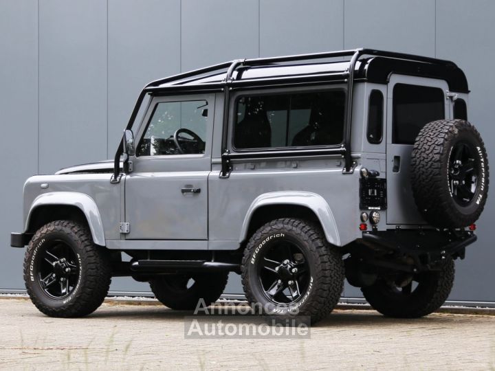 Land Rover Defender 90 V8 Urban 4.6L V8 producing 230 bhp - 33