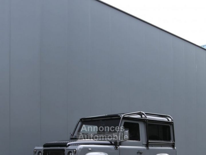 Land Rover Defender 90 V8 Urban 4.6L V8 producing 230 bhp - 35