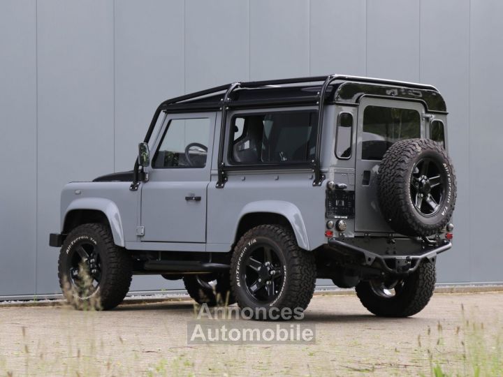 Land Rover Defender 90 V8 Urban 4.6L V8 producing 230 bhp - 36