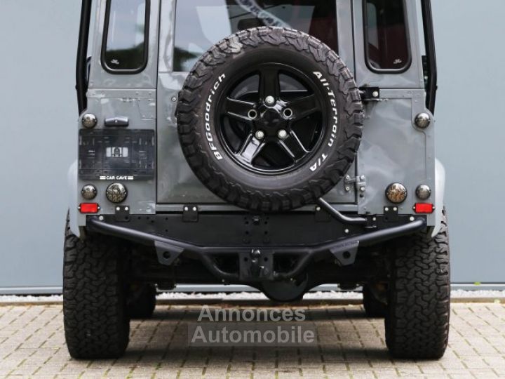 Land Rover Defender 90 V8 Urban 4.6L V8 producing 230 bhp - 37