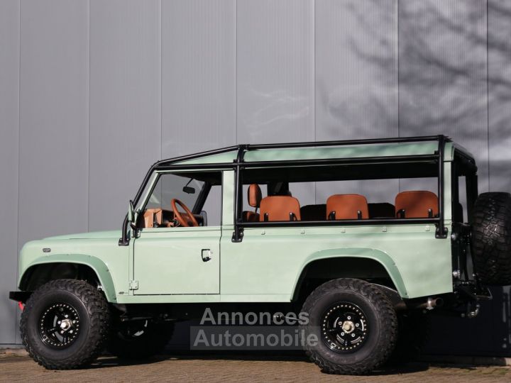 Land Rover Defender Miyo by Carcave 90 or 110 Miyo 3.500 cc 200 bhp  original engine - 15