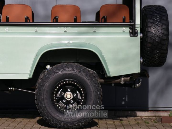 Land Rover Defender Miyo by Carcave 90 or 110 Miyo 3.500 cc 200 bhp  original engine - 17