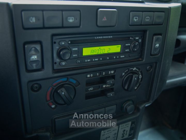 Land Rover Defender Rover 110 VAN 2.4 Turbo – D - 4X4 - LICHTE VRACHT - TREKHAAK - 15