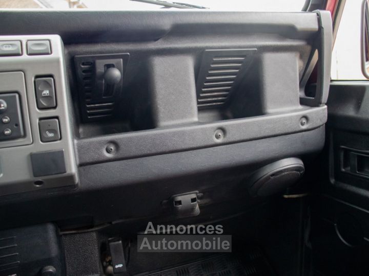 Land Rover Defender Rover 90 2.5 TD5 SE 4X4 - 1STE EIGENAAR - HISTORIEK - LICHTE VRACHT - ZETELVERWARMING - ELEKT. RAMEN - TREKHAAK - 29