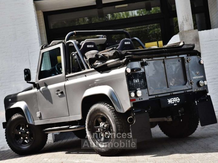 Land Rover Defender TD4 CABRIO - 9