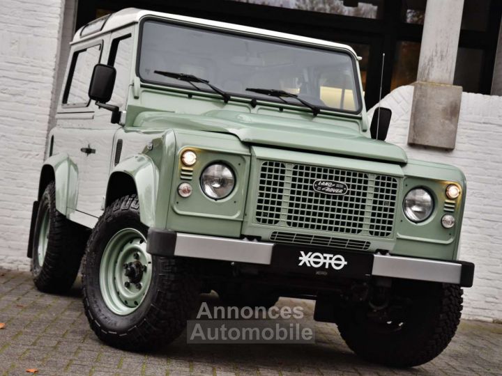 Land Rover Defender TD4 HERITAGE LIMITED EDITION - 2