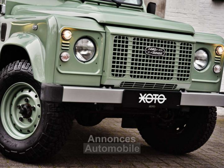 Land Rover Defender TD4 HERITAGE LIMITED EDITION - 10