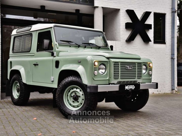 Land Rover Defender TD4 HERITAGE LIMITED EDITION - 19