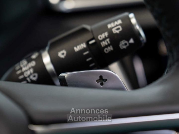 Land Rover Range Rover Velar P400e SE Hybrid Pano Trekhaak ACC Camera Keyless - 28