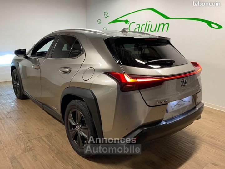 Lexus UX 250H 2WD Premium Edition Français A partir de 350e par mois - 4