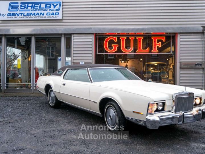 Lincoln Continental Mark IV - 1