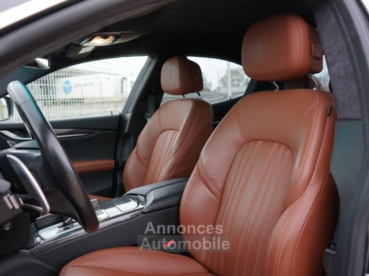 Maserati Ghibli V6 S Q4 - 1ère Main MASERATI Lyon - Pack Sport + Business + Premium + Confort + Carbone - Révisée 11/2023 - Gar. 12 Mois - 17