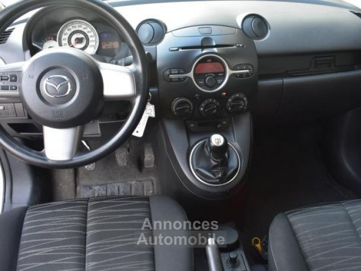 Mazda 2 1.3i Sport - 2