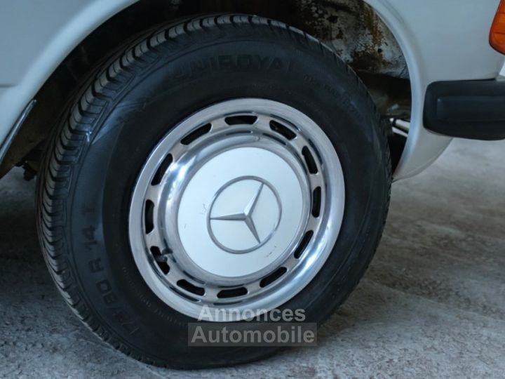 Mercedes 200 - 19