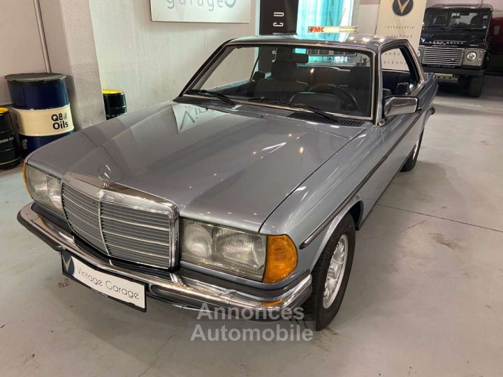 Mercedes 230 CE - 2