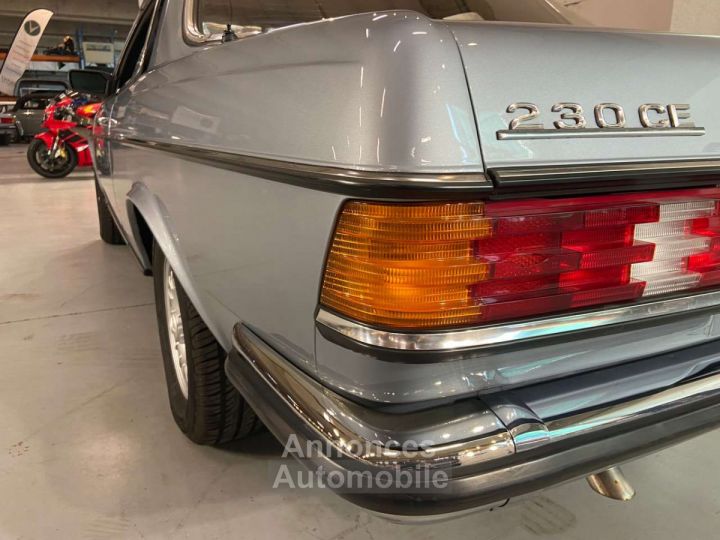 Mercedes 230 CE - 13