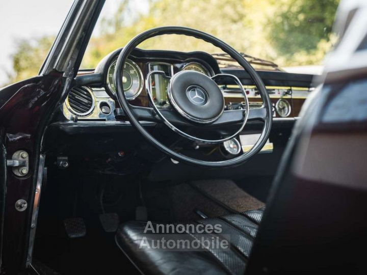 Mercedes 230 SL Pagode Purpurrot French Vehicle - 9